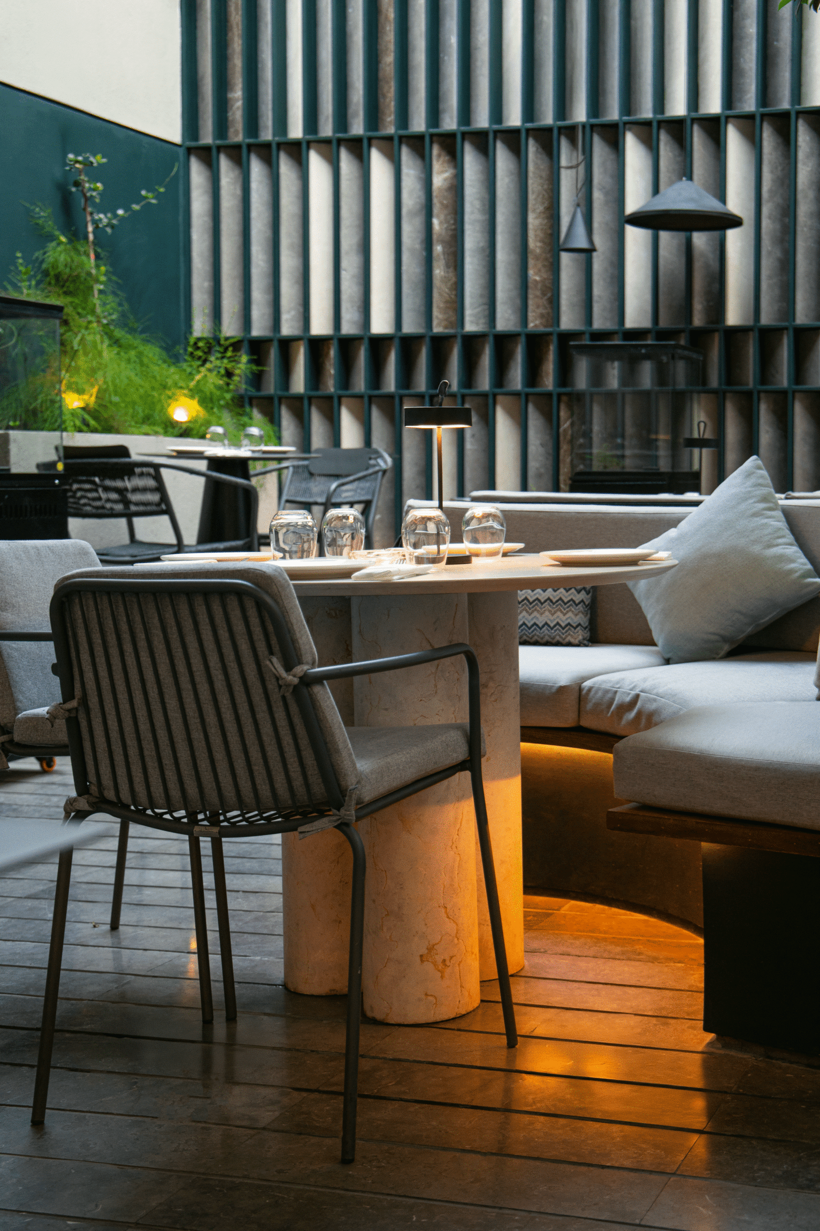 <a href="https://figtreeventures.com/bar-in-the-back/">Bar In The Back</a>